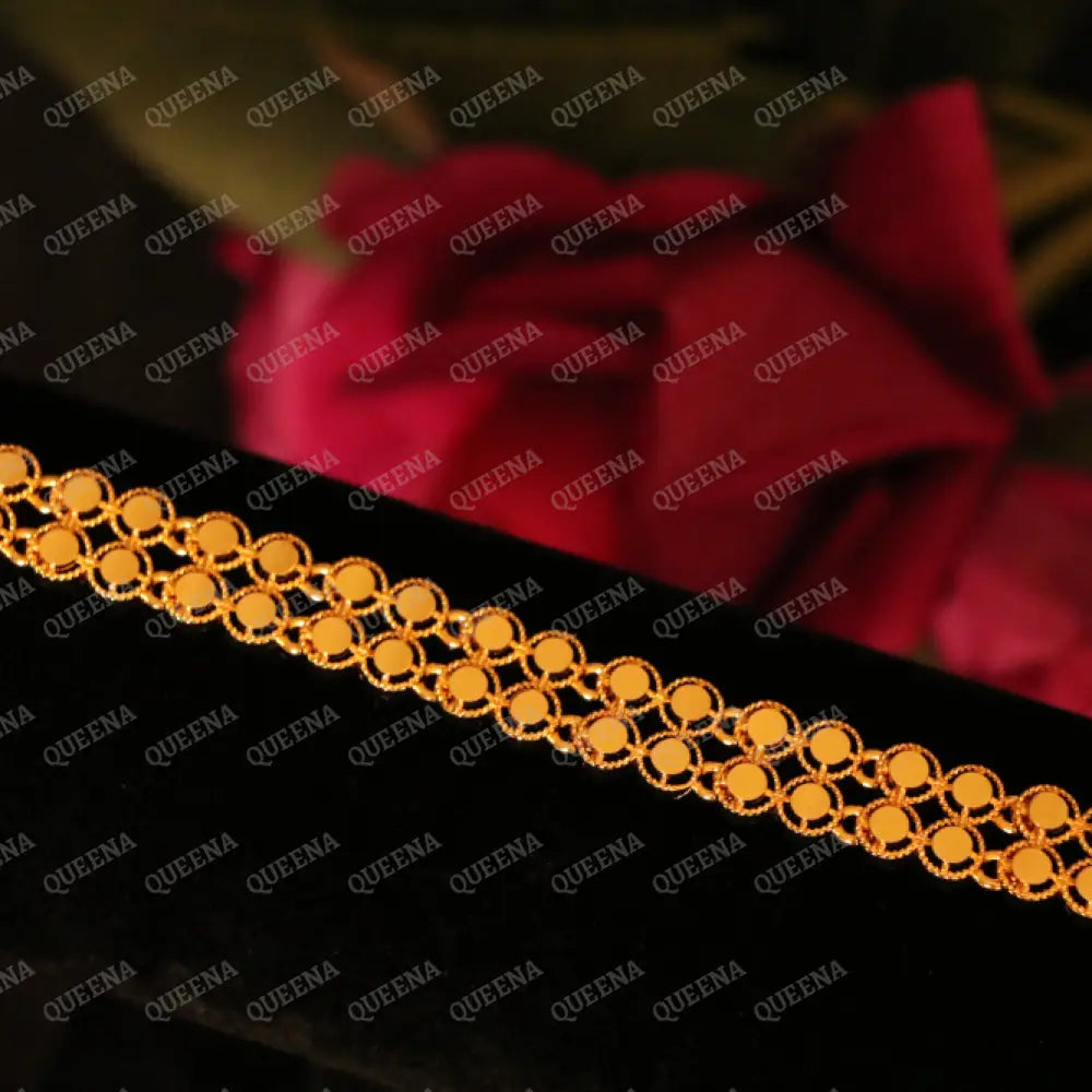 Salwa Shiny Chain Bracelet - High Quality 21k Gold-Plated Statement Piece - Bracelet