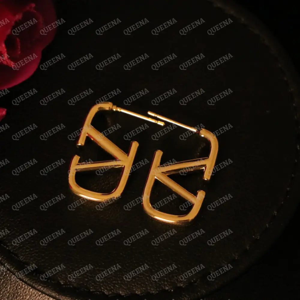 Simple Trendy Valentina Stud Earrings Earrings