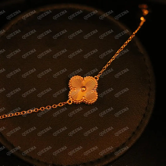 Single Gold Clover Bracelet Bracelet