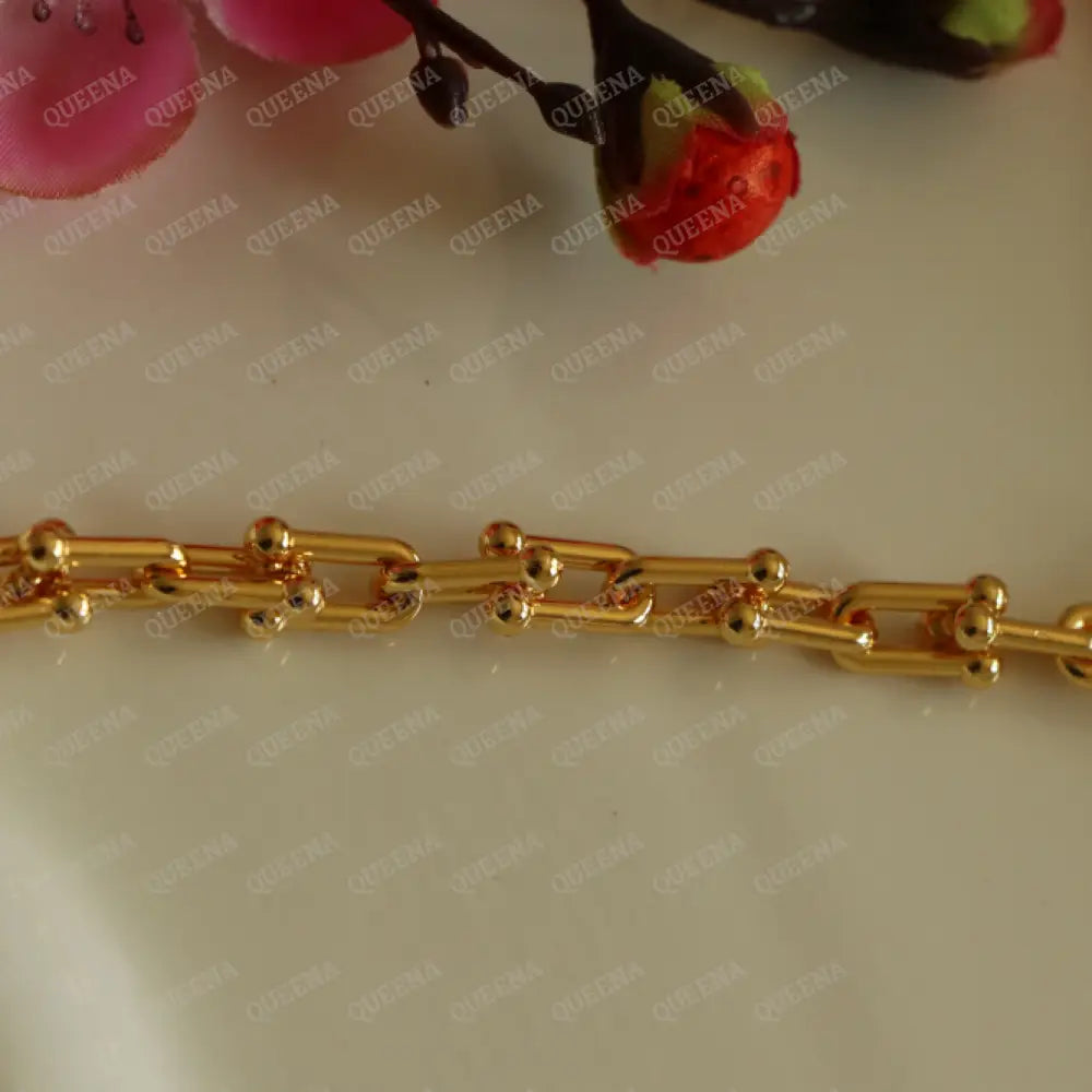 Tania Small U Link Chain Bracelet In Yellow Gold