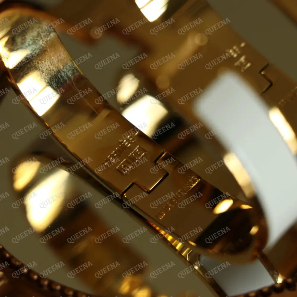 Trendy Hermez H Bangle Bracelet